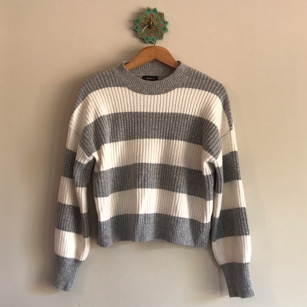 Cropped sweater, size M
